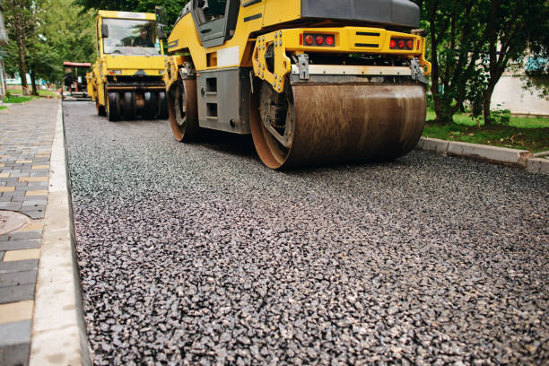 Best Professional Driveway Pavers  in Dinuba, CA